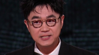 范逸臣与女模共枕显亲密 浴缸湿身互拥考验意志 2013-08-16 范逸臣的新专辑一推出备受好评，12首新歌全冲进综合新歌榜前30名。